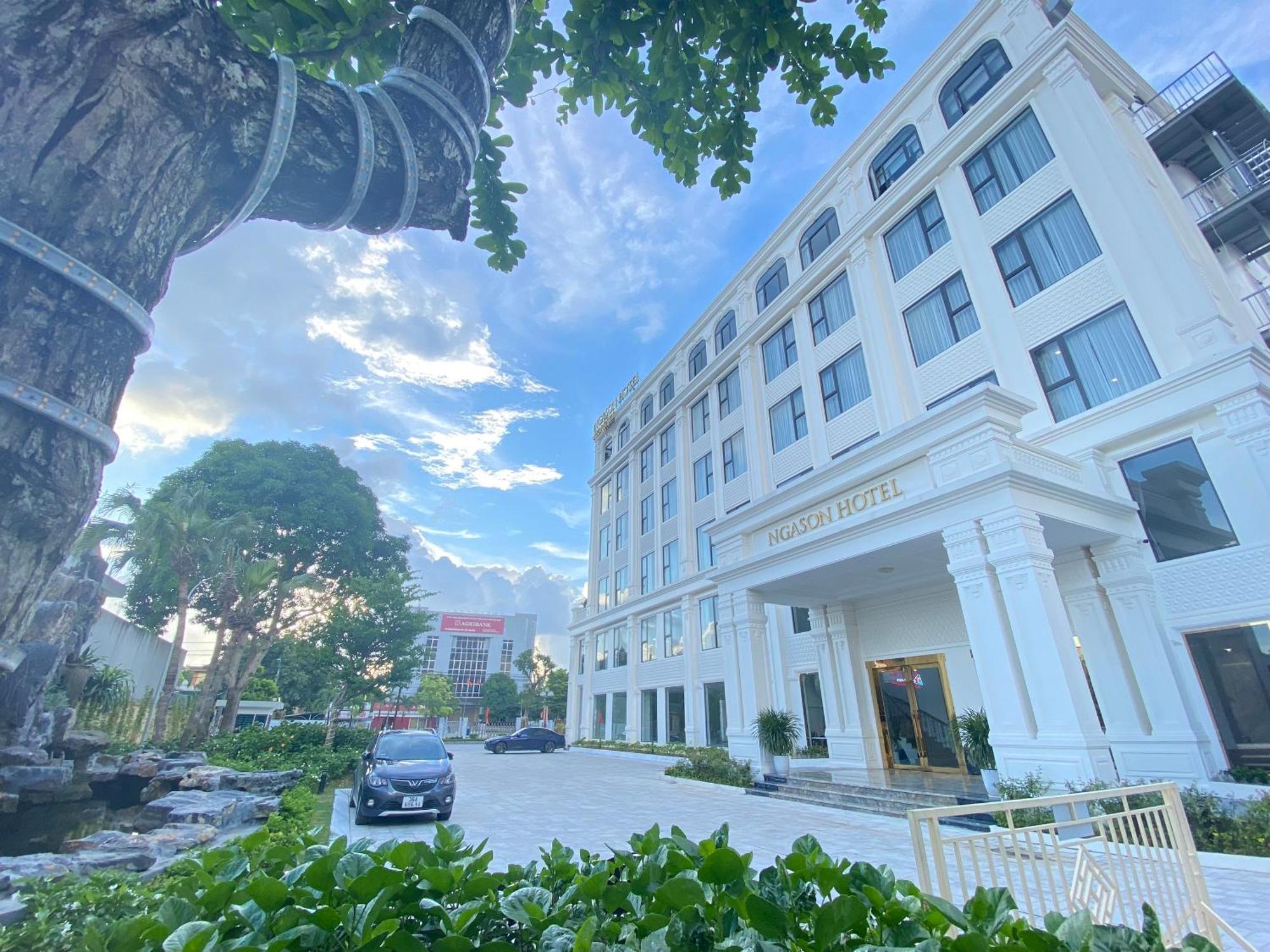 Hotel Khach San Nga Son Exterior foto